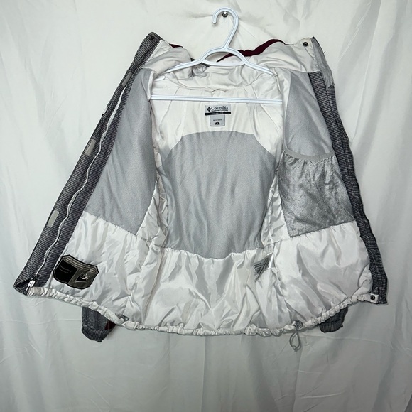 Columbia Size  M - Picture 6 of 9